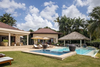 Luxury Villa Photo #4