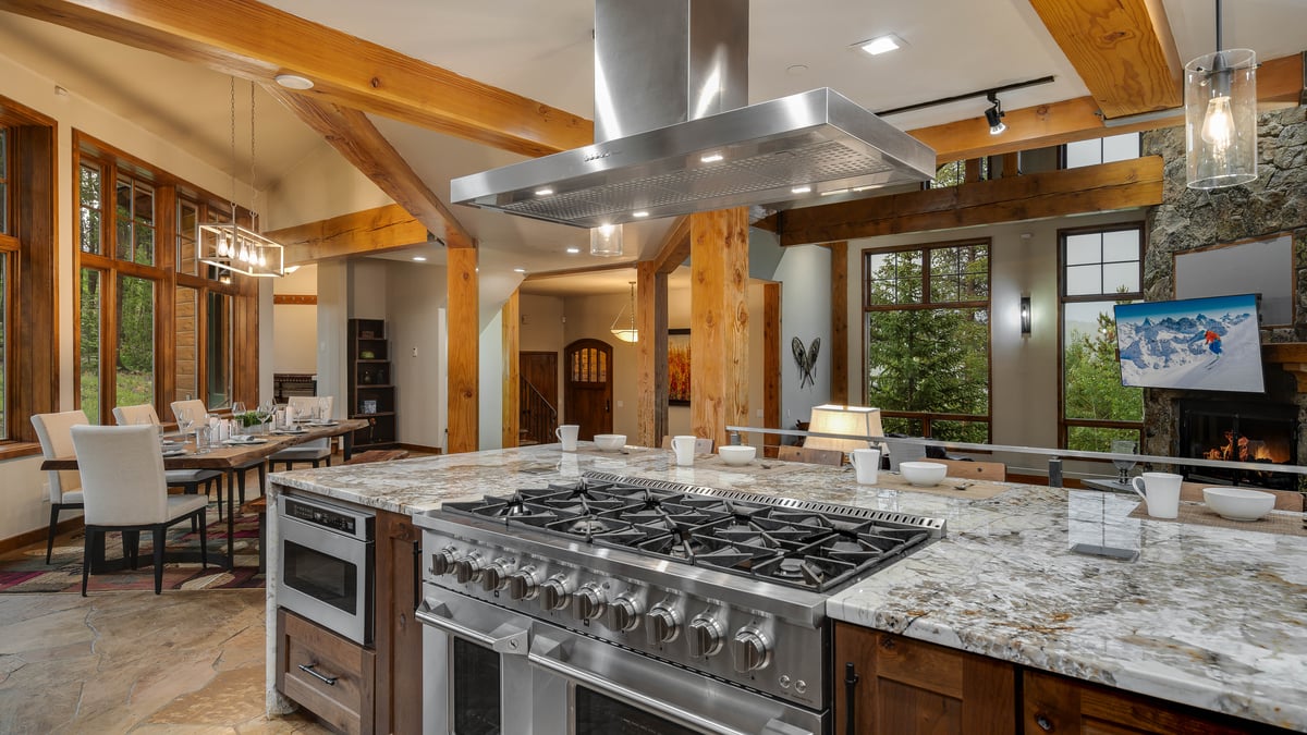 Majestic Mountain Lodge