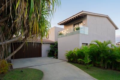 Luxury Villa Photo #17