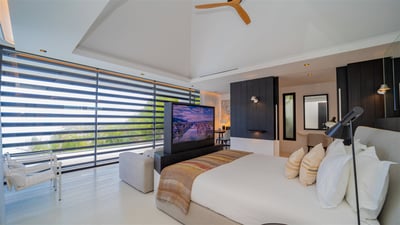 Luxury Villa Photo #30