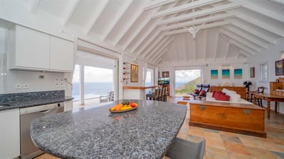 Kitchen & Dining Area