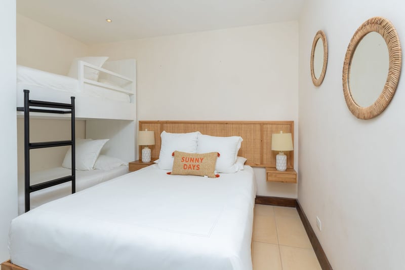 Casa Caura | 5 Calle La Ronda