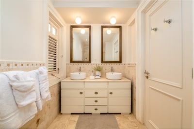 Luxury Villa Photo #29