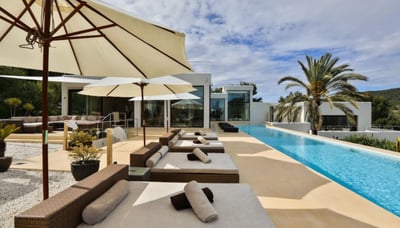 Luxury Villa Photo #9