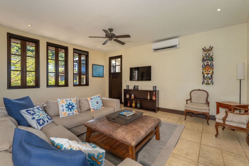 38 Avenida la Antigua