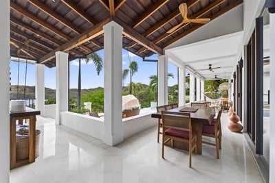 Luxury Villa Photo #12