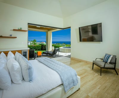 Luxury Villa Photo #22