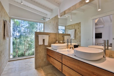 Luxury Villa Photo #25