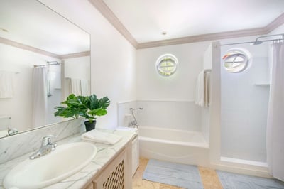 Luxury Villa Photo #15