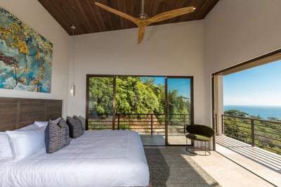 Luxury Villa Photo #32