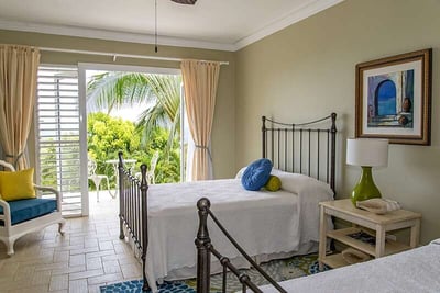 Luxury Villa Photo #15