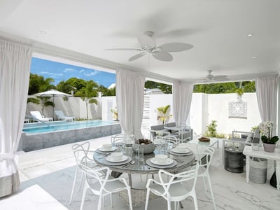 Luxury Villa Photo #6