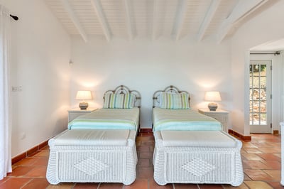 Luxury Villa Photo #36