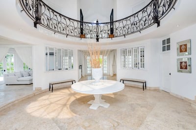 Luxury Villa Photo #26