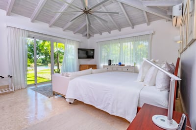 Luxury Villa Photo #25