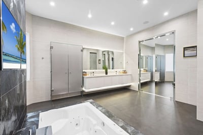 Luxury Villa Photo #48