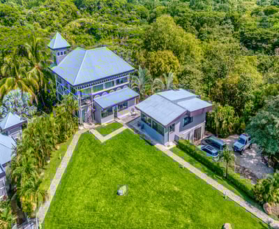 Luxury Villa Photo #40