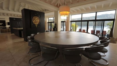Luxury Villa Photo #10
