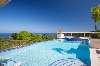 Luxury Villa Photo #3