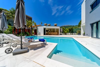 Luxury Villa Photo #8