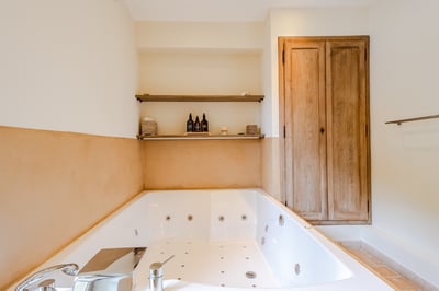 Luxury Villa Photo #32