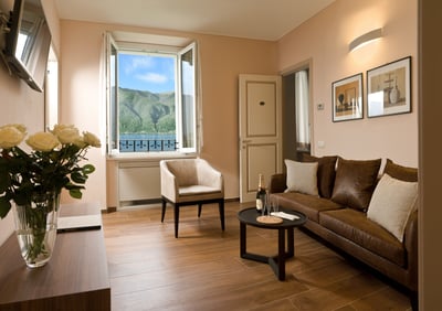 Luxury Villa Photo #3