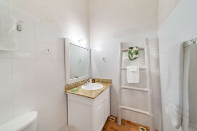 Luxury Villa Photo #25