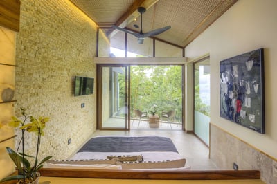 Luxury Villa Photo #25