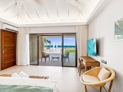 Luxury Villa Photo #37