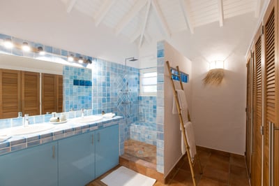 Luxury Villa Photo #35