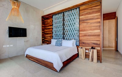 Luxury Villa Photo #18