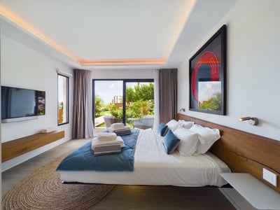 Luxury Villa Photo #22