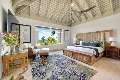 Luxury Villa Photo #11