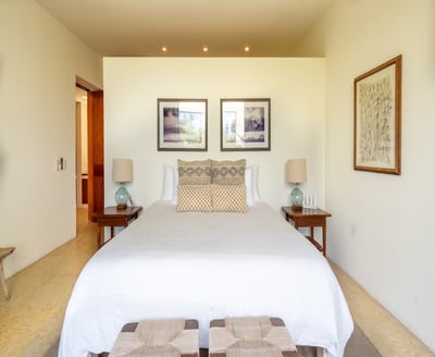 Luxury Villa Photo #17