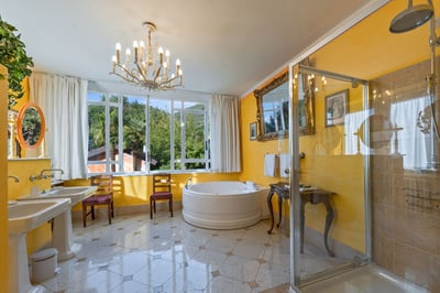 Luxury Villa Photo #38