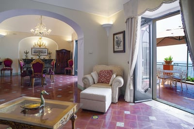 Luxury Villa Photo #25