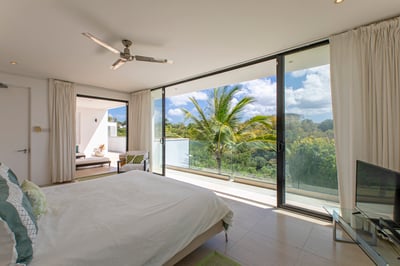 Luxury Villa Photo #24