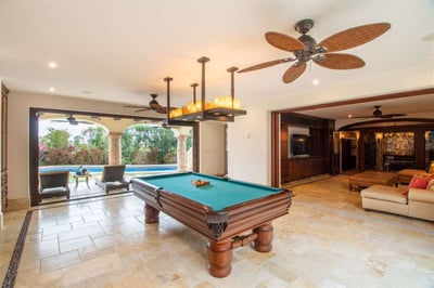 Luxury Villa Photo #26