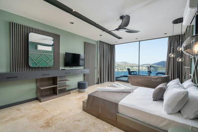 Luxury Villa Photo #31