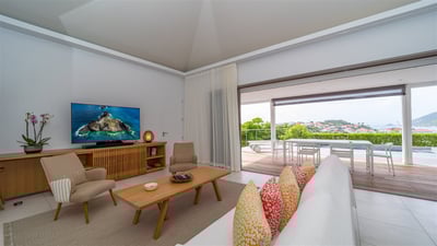 Luxury Villa Photo #14