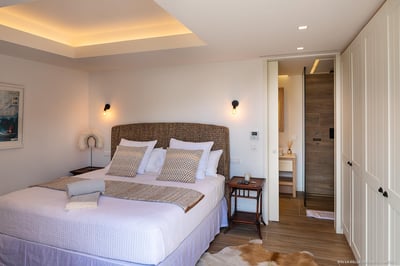 Luxury Villa Photo #42