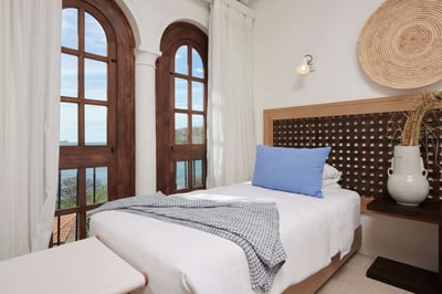 Luxury Villa Photo #21