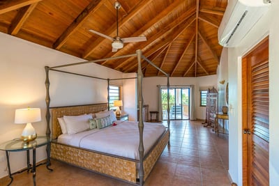 Luxury Villa Photo #19