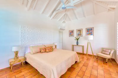 Luxury Villa Photo #31