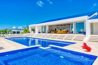 Luxury Villa Photo #4