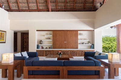 Luxury Villa Photo #25