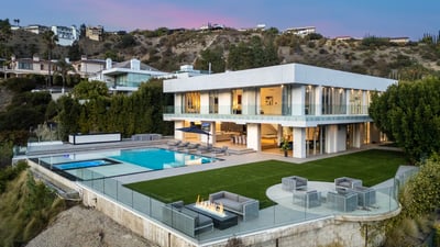 Luxury Villa Photo #2