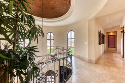 Luxury Villa Photo #49