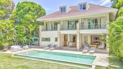 Luxury Villa Photo #3