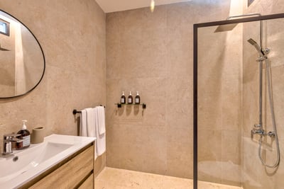 Luxury Villa Photo #34